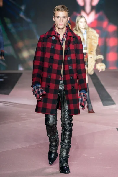 Look 60